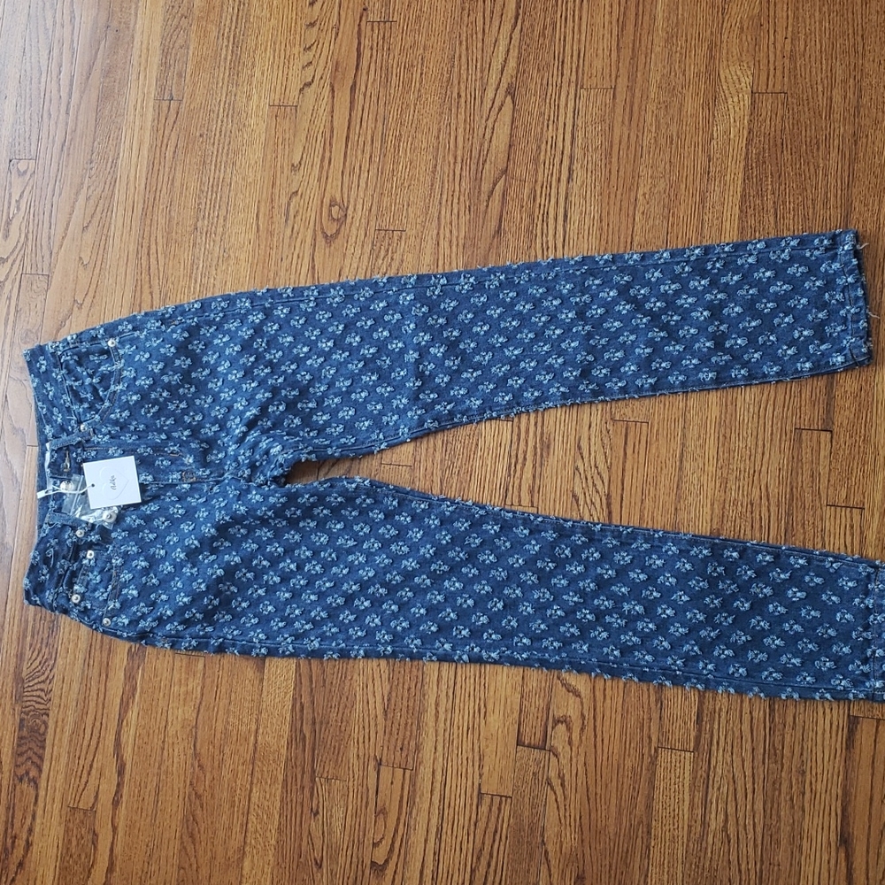 Adika jeans